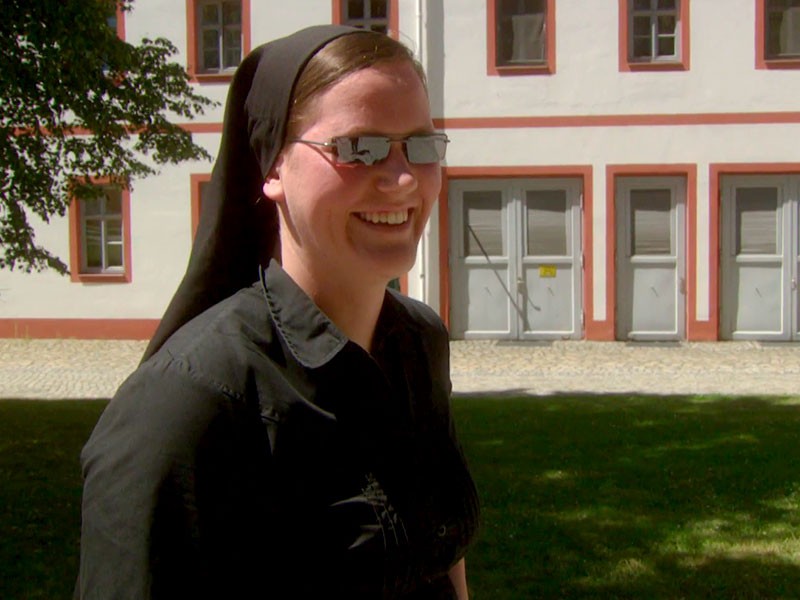 die Theologiestudentin Margarethe zieht mit 24 auf Probe ins Kloster